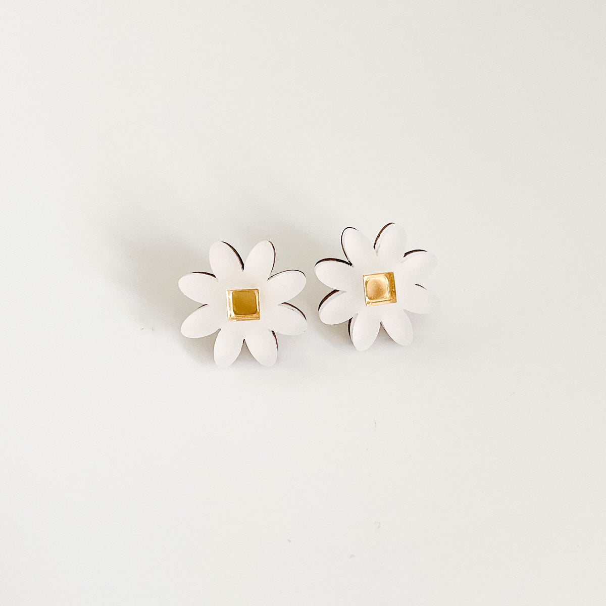 Daisy Stud Earrings - Sterling Silver
