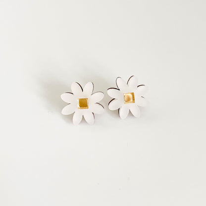 Daisy Stud Earrings - Sterling Silver